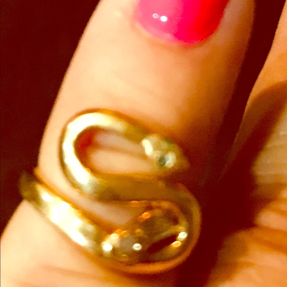 18kGold snake ring w/emerald eyes & 3 diam in tail